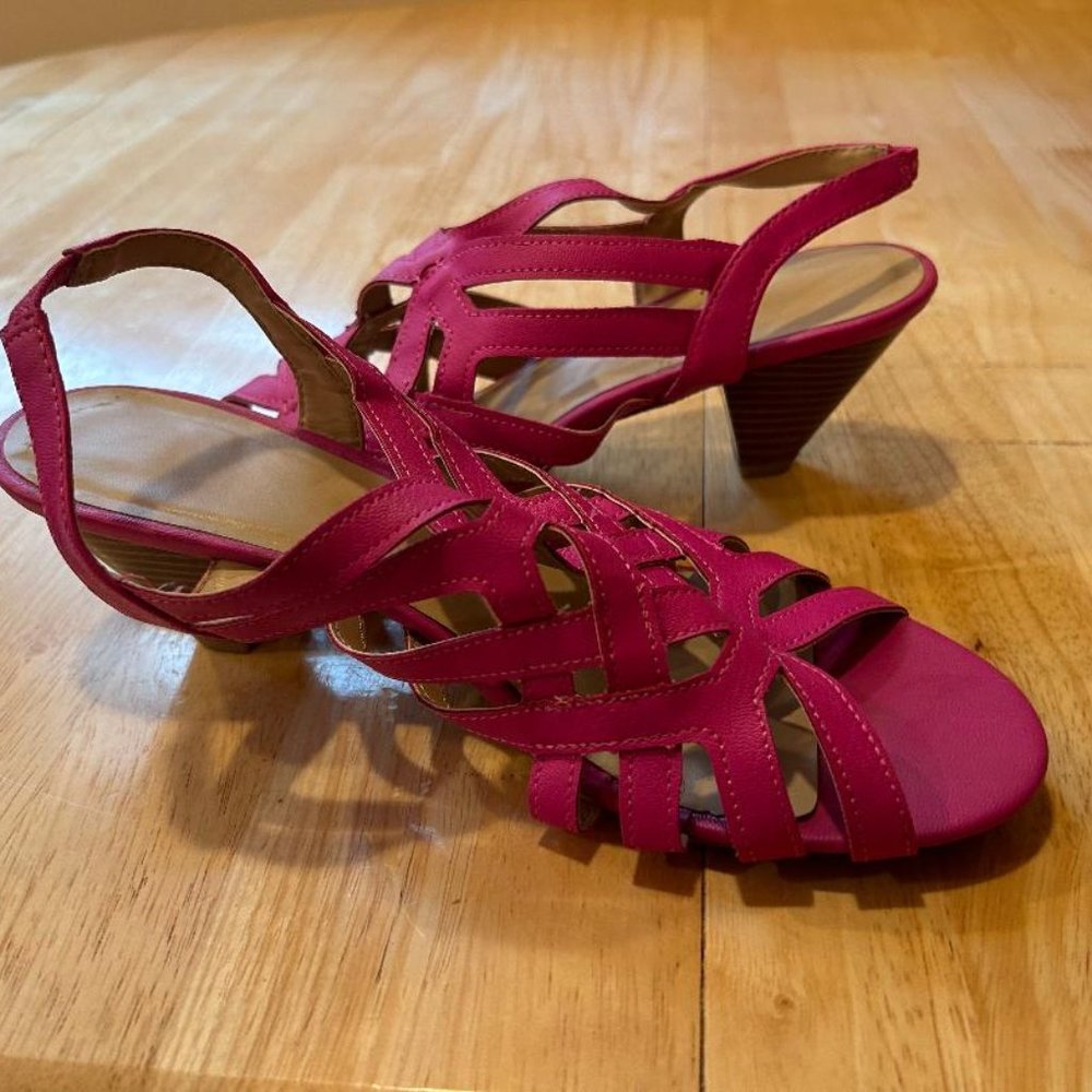AVON Pink Sling Back Sandal (Size 9)